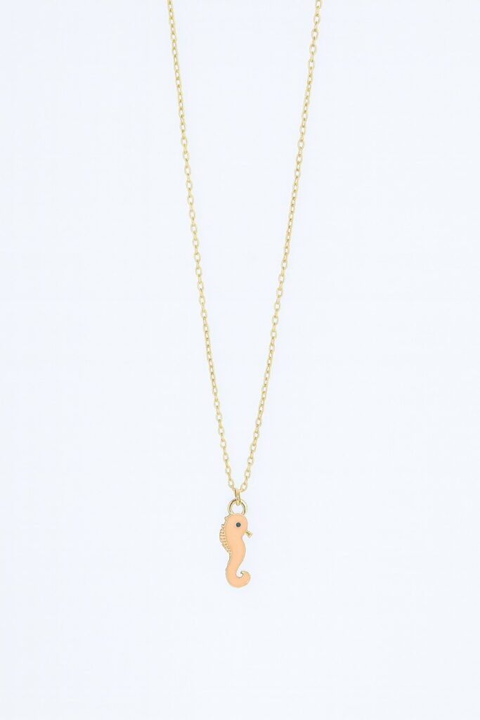 Collana a Forma di Cavalluccio Marino in Acciaio Inossidabile con Smalto Crema per Donne