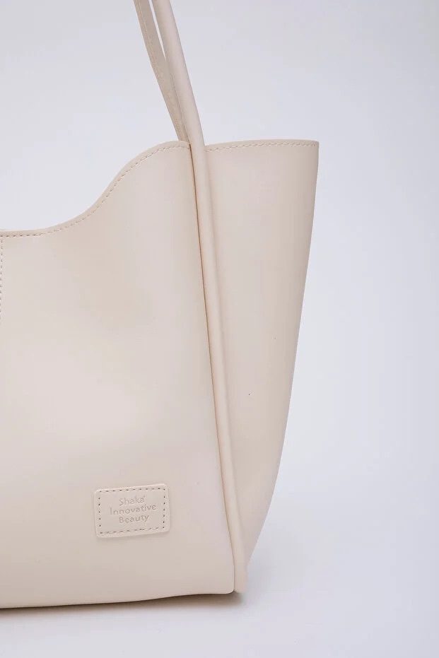 Bolso de mano y hombro para mujer SHK108 de cuero sintético color crema con cartera y bolsa de maquillaje